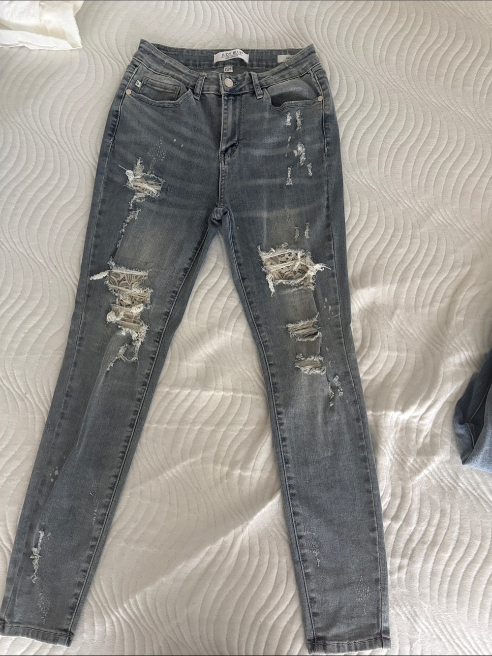 Judy Blue Distressed Skinny Jeans with lsce detail